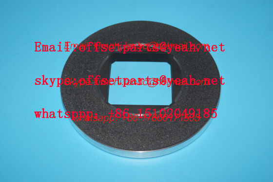 Cina CD102 machine brake,CD102 brake,high quality replacement,OD=210mm,ID=80mm,offset printing machines spare parts fornitore