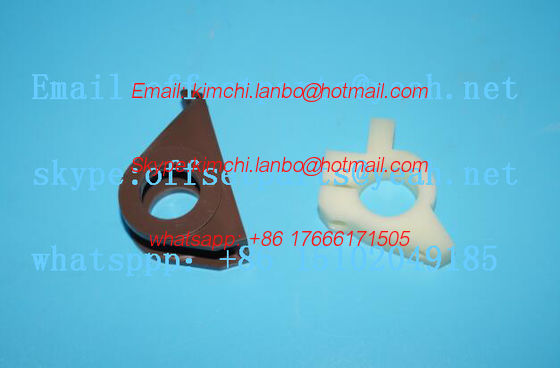 Cina Akiyama BT628 gripper,gripper housing and inner gripper,Akiyama BT628 machines parts fornitore