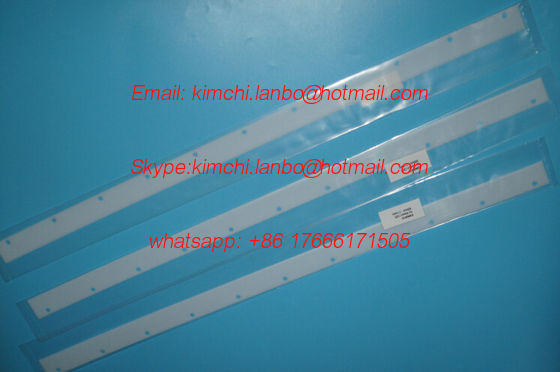 Cina komori LS29 wash up blade,820*36*1mm,11 holes,komori LS29 plastic blades,high quality fornitore