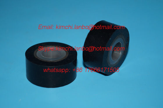 Cina FGY3131034,Komori braking plate roller,fgy-3131-034,komori automatic roller,7643713101,high quality replacement,40*15*19 fornitore