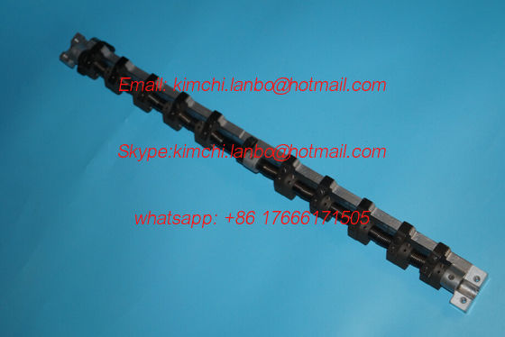 Cina MO gripper bar,MO machine gripper bar,43.014.003F,mo spare parts,715mm fornitore