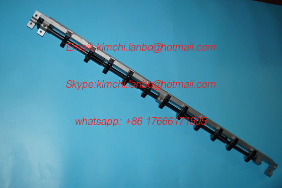 Cina SBD1403F Delivery gripper bar length 1020mm 9teeth letterpress gripper bar fornitore