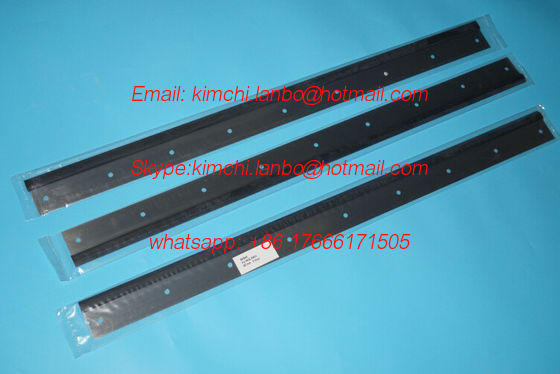 PM74 wash up blade,PM74 rubber wash up blade,822*57*0.5mm,9 holes, high quality replacement fornitore